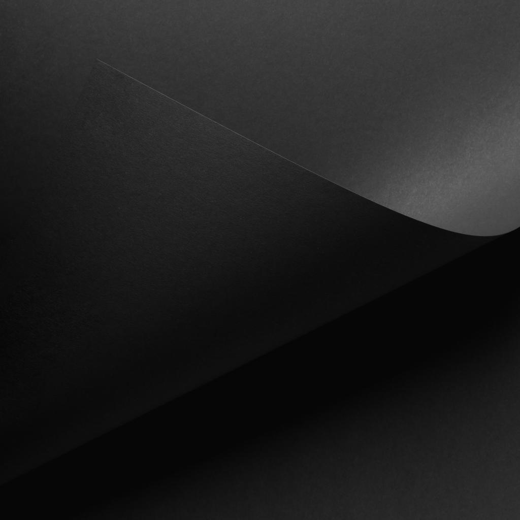 暗い空の黒とグレーの用紙の背景 ロイヤリティフリー写真 画像素材