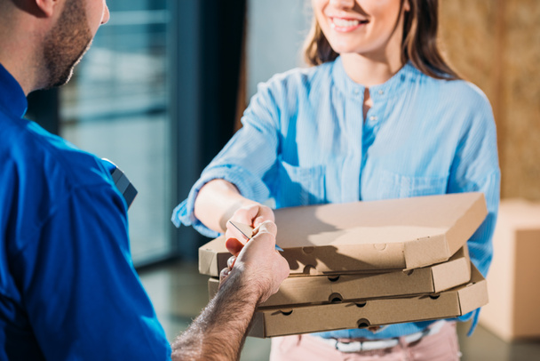 How to Find the Perfect Courier Job