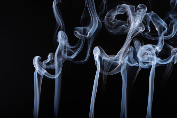 抽象的な白煙が黒い背景に ロイヤリティフリー写真 画像素材