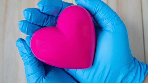 a rózsaszín piros a szív-egészségügyi játékokhoz